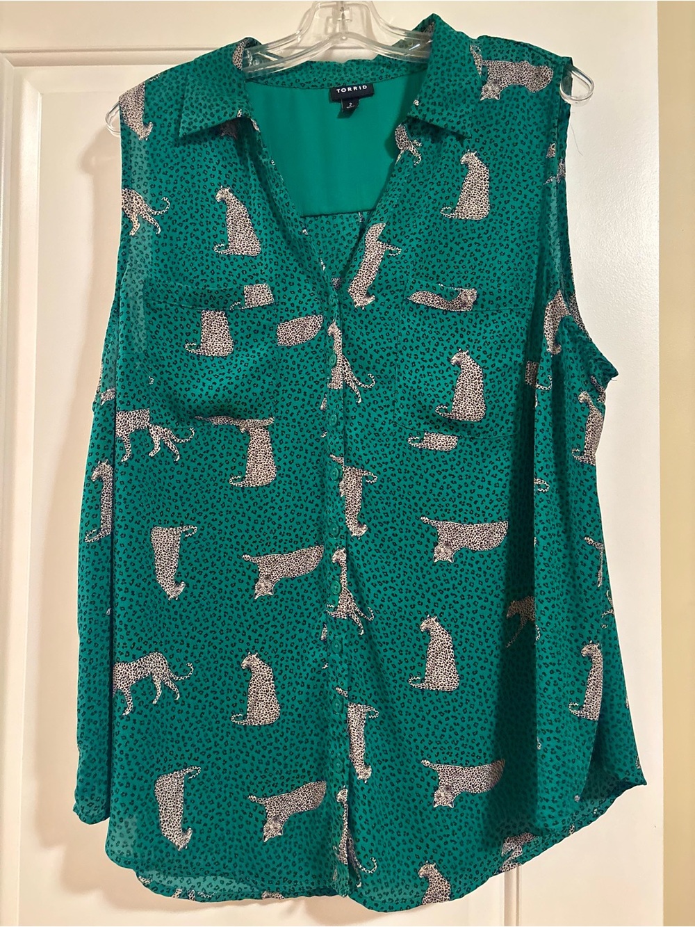 Torrid Green Button-Up Sleeveless Blouse with Leopard Print